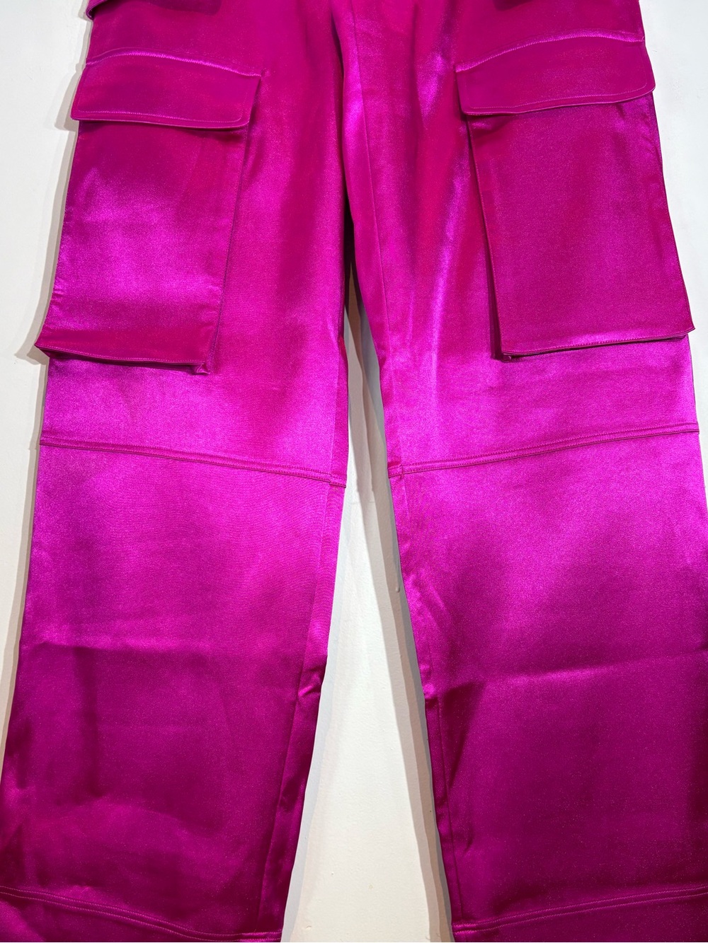 FRAME Relaxed Straight Satin Cargo Pants Magenta Pink Wide Leg Size 0 NWOT - Picture 13 of 13